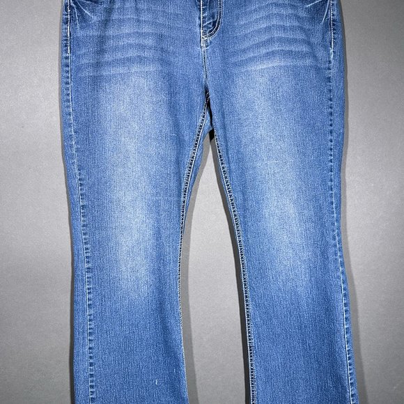 Faded‎ Glory Embroidered Back Pockets Jeans Size 14P - Picture 3 of 16